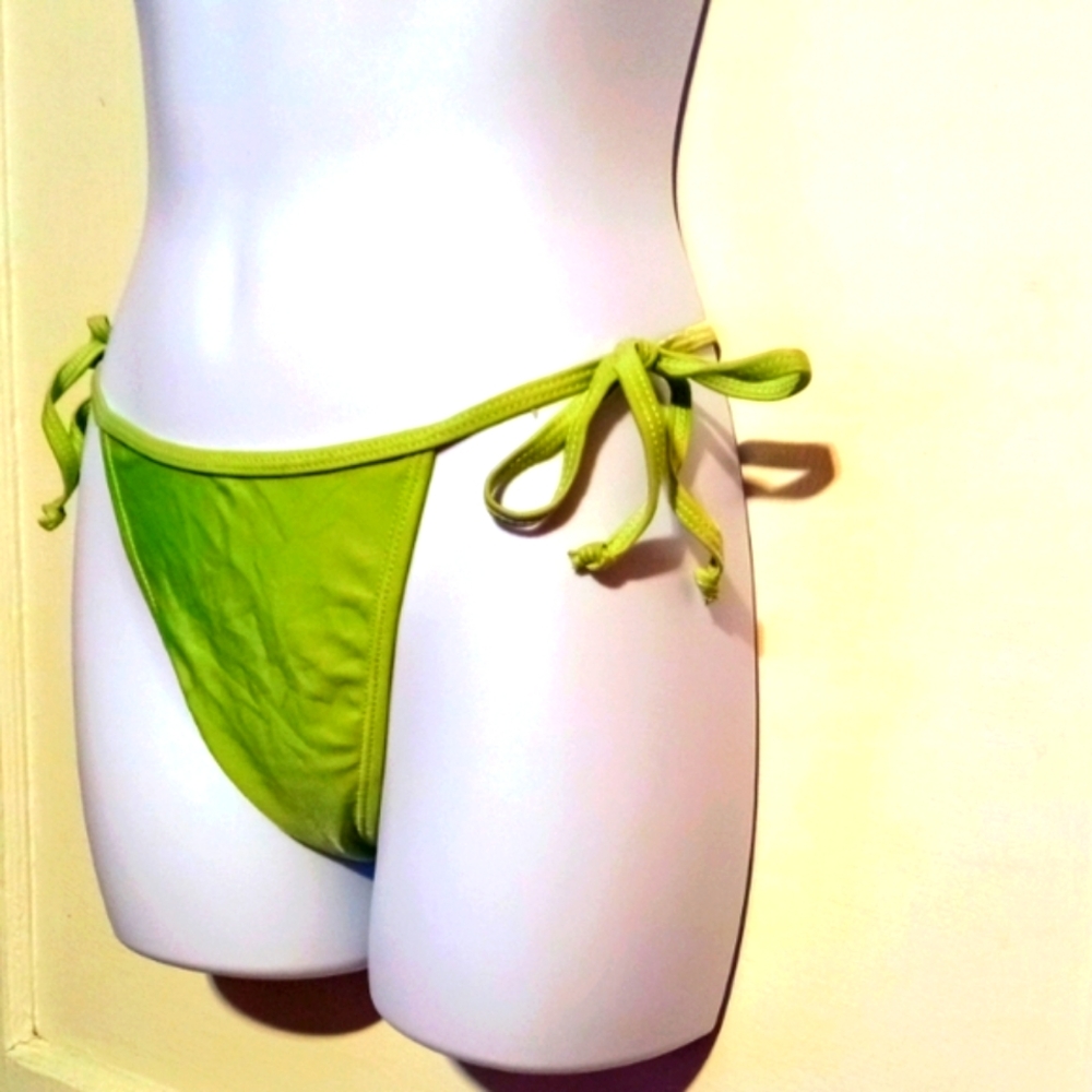 🛍️ BUNDLE ONLY🛍️ Pretty Little Thing Green Tie-Side Bikini Bottom